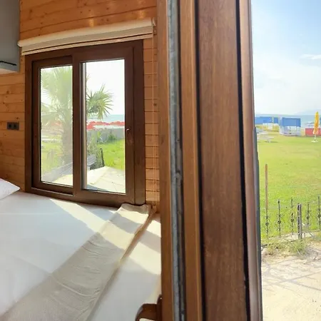 Tiny House Yazlik Ev Mavi Beyaz Icinde *
